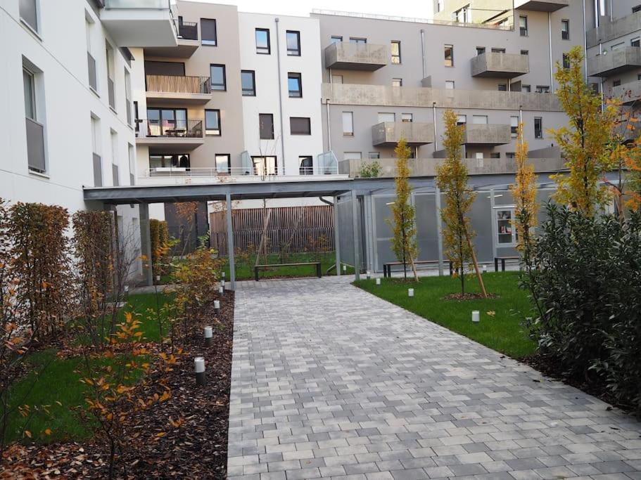 Cityheart Constellation Avec Parking Strasbourg Exterior foto